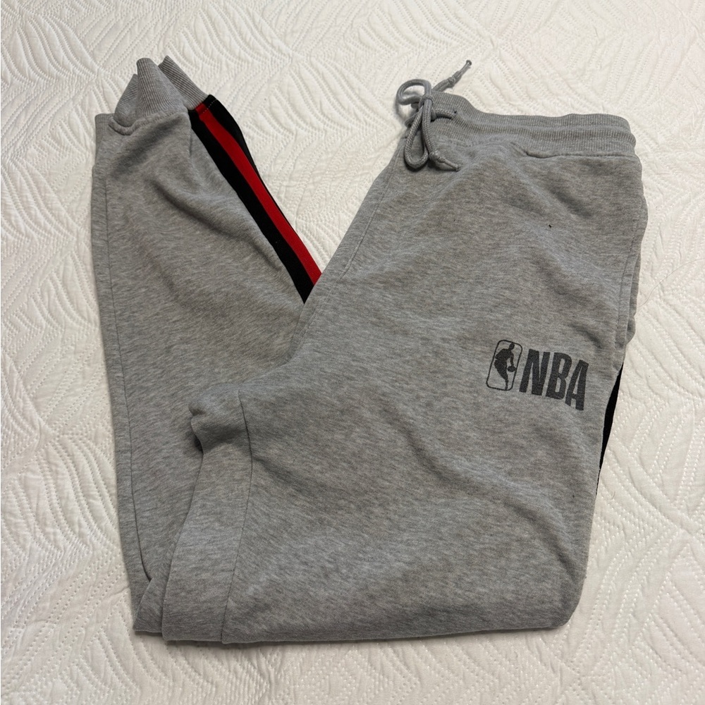 NBA Women’s Grey Jogger Sweatpants. Size L